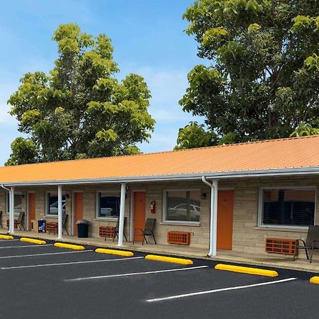 Springs Motel Ky Russell Springs Exterior photo