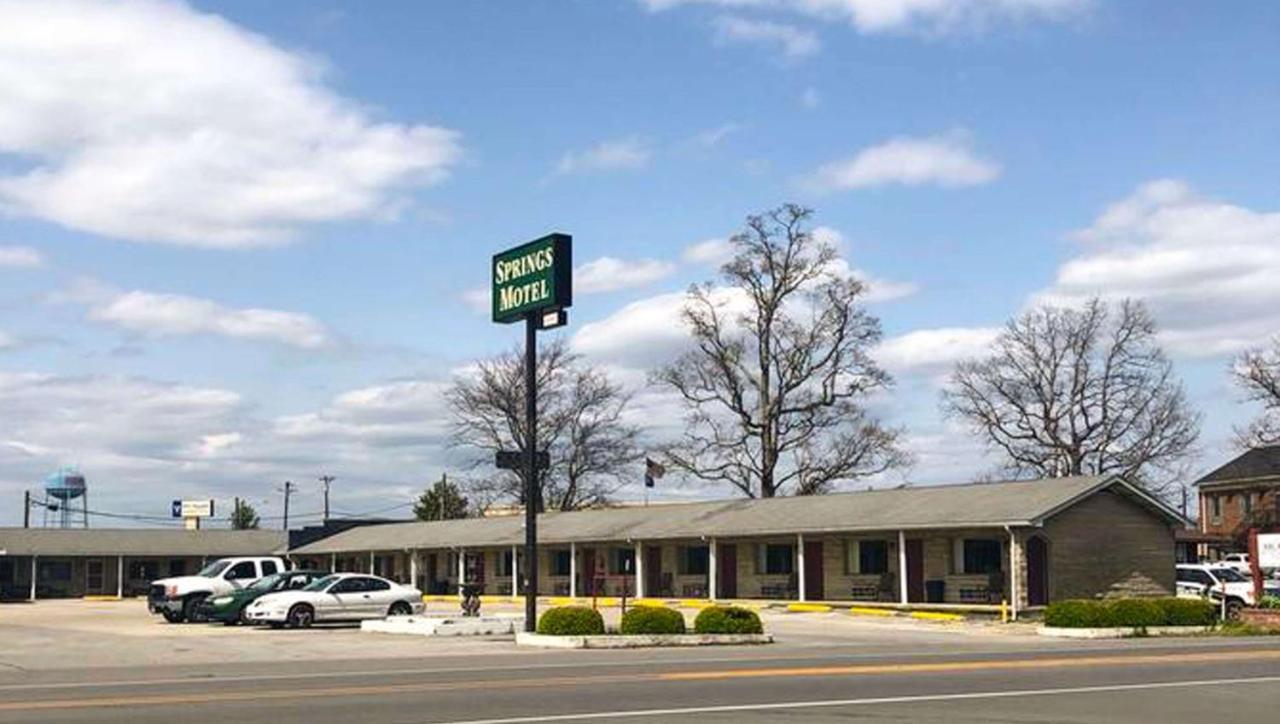Springs Motel Ky Russell Springs Exterior photo